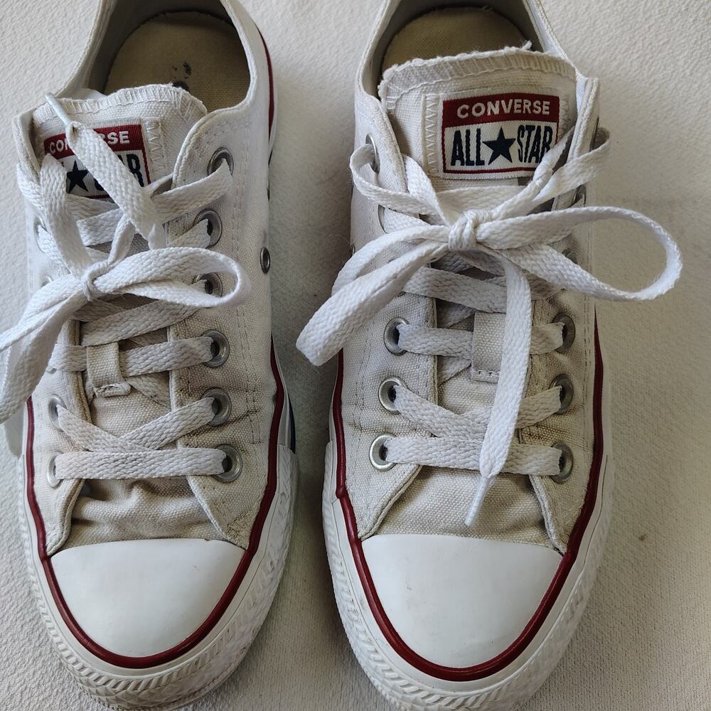 Converse Chuck Taylor All Star Low Top White Canvas Sneakers Women’s 7 Mens 5